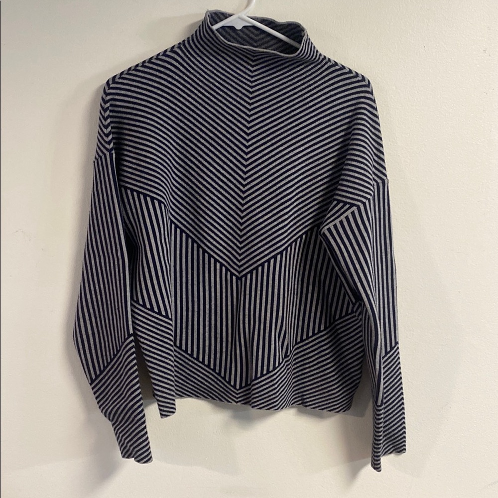 Striped High Neck Sweater women’s Large Tahari